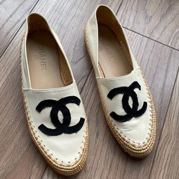 CHANEL Cruise Collection Women's Black and Cream Espadrilles - Picture 1 of 9
